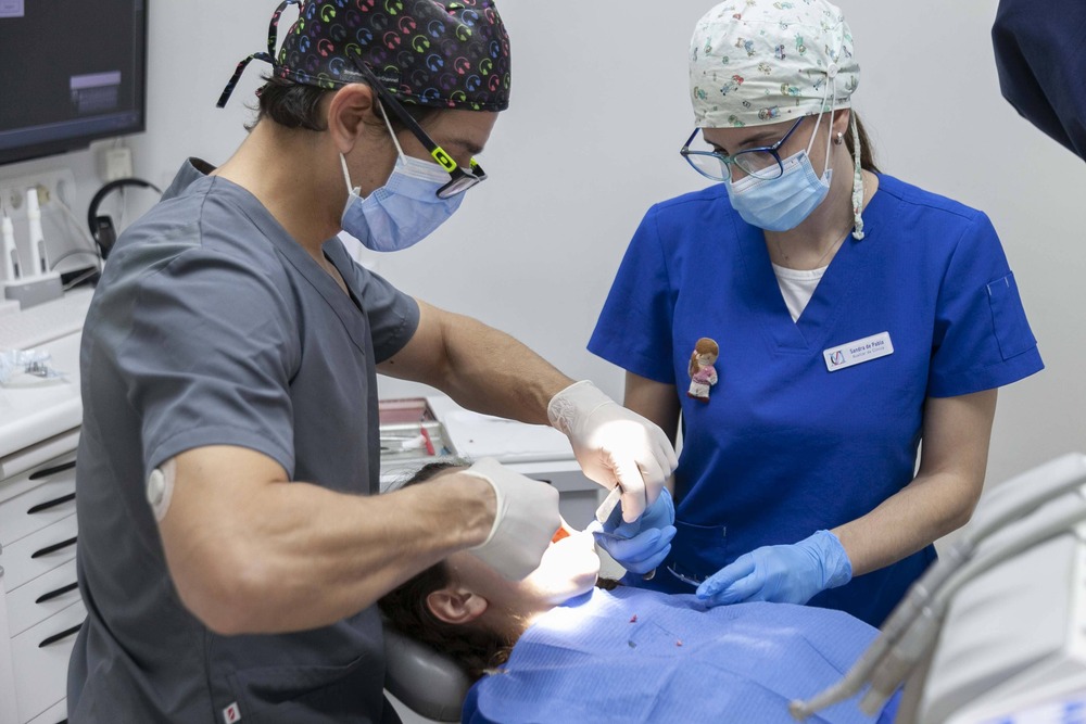 cirugia dental en clinica